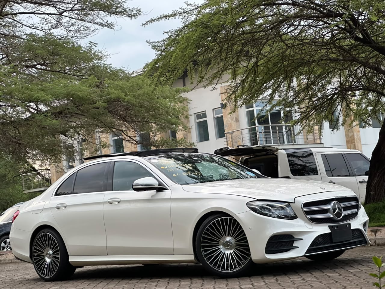 MERCEDES BENZ E-CLASS 250